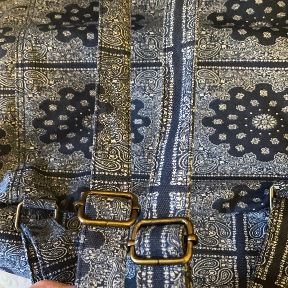 Cotton fabric bandanna paisley backpack with burgundy trim, front pockets - Picture 3 of 12